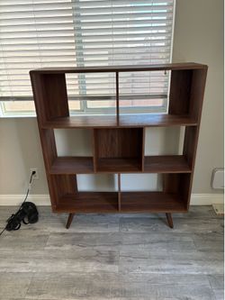 Free Amazon bookshelf