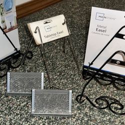 Easels And Card Holders