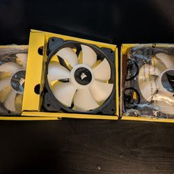 3 Corsair SP120 RGB ELITE fans