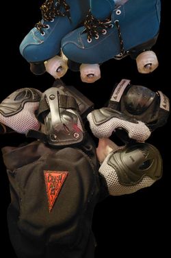 Brand New Roller Skates With Gear