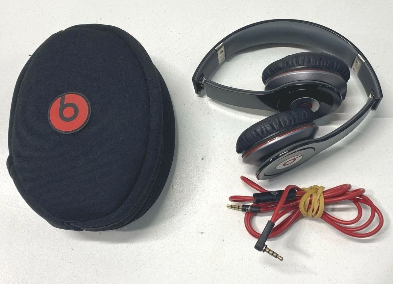 Beats Solo Black Wired On-Ear Headphones with Case