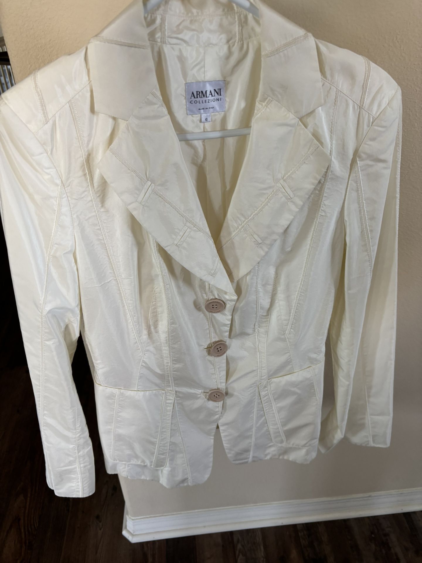 Women’s White Blazer