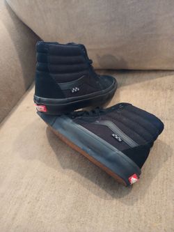 Slightly used size 10 suede vans high tops