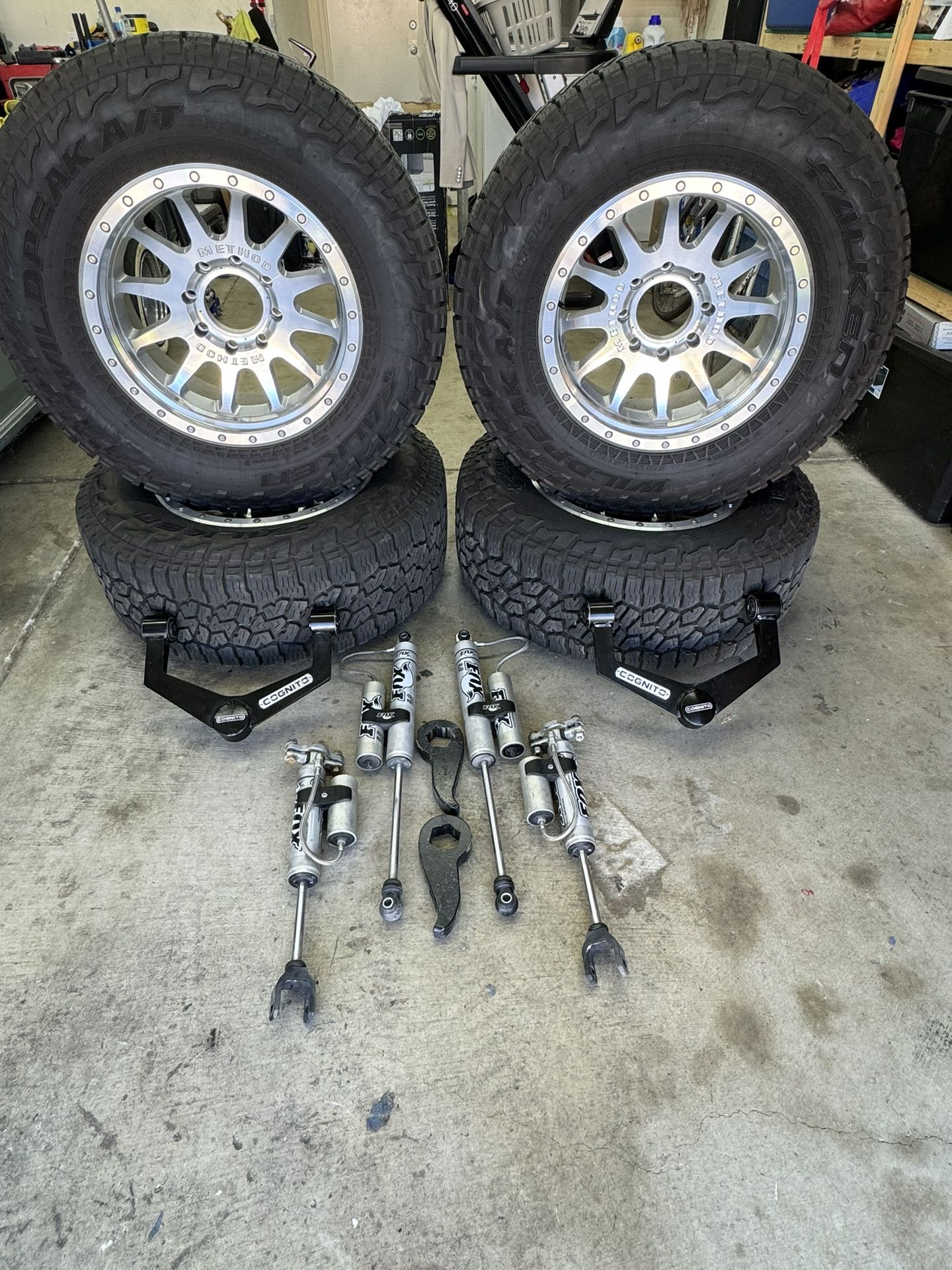 Cognito Leveling Kit / Wheels & Tires