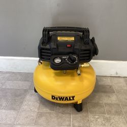 Dewalt (DWFP55126) 165psi 6 Gallon Air Compressor 