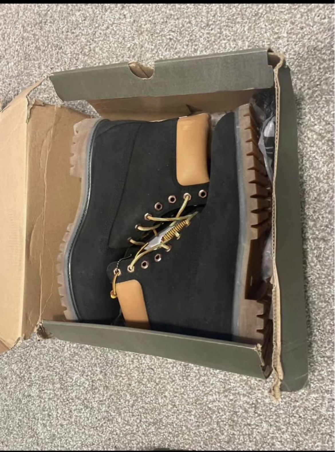 Timberland Black Suede Boots – Classic Comfort Size 11!