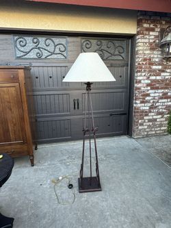 Floor Lamp (Metal)