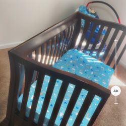Baby Crib And Mattress 