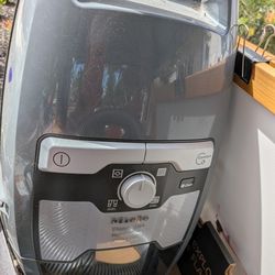 Miele blizzard CX1, bagless canister vacuum