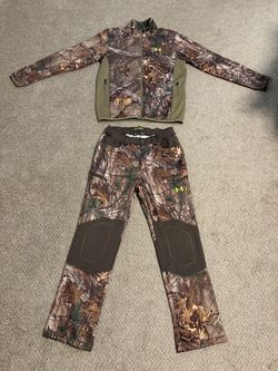Under Armour Hunting Camo  ( Like New)