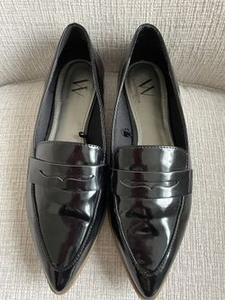 Ladies Leather Flat Shoes.