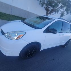 2005 Toyota Sienna