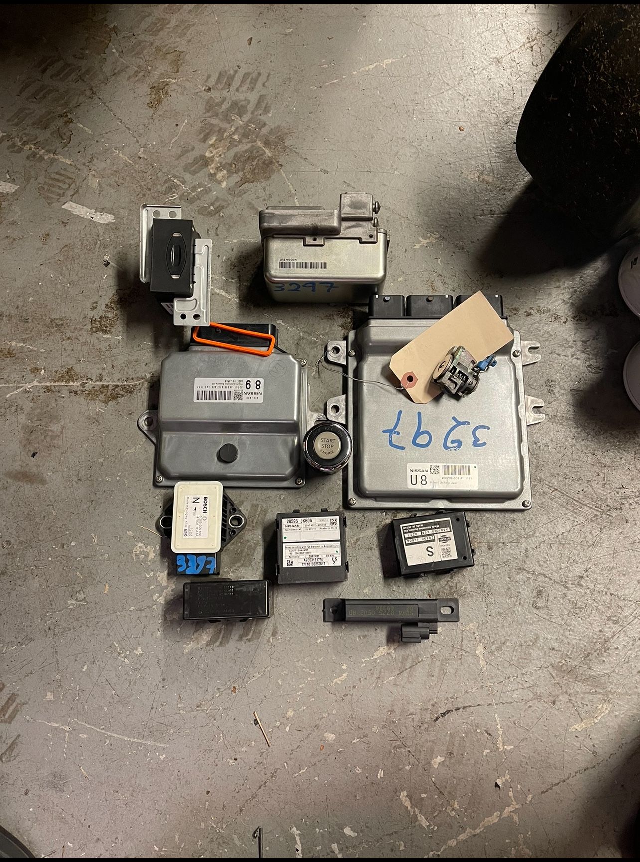 2011 G37 ECU With Key And Door Cylinder