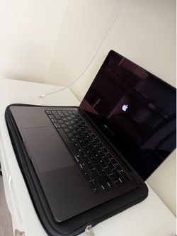 MacBook Pro M3 PRO 14 in