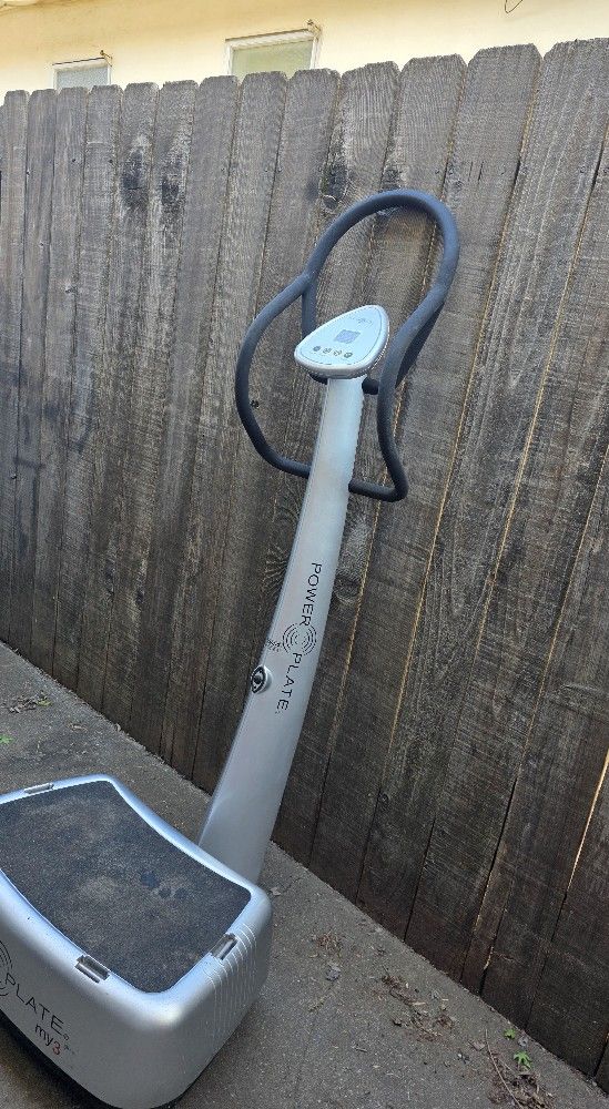 Power Plate My 3 Model. Never Been Used. Asking 1000 OBO!