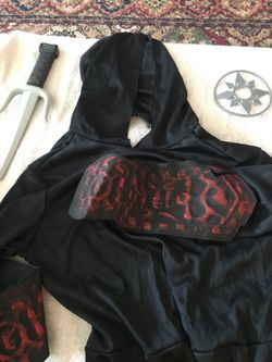 Halloween Boys Ninja Costume with plastic throwing star and 2 knives