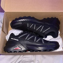 Salmon Speed cross Peak Size 7.5