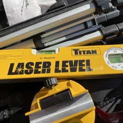 Titan Laser Level With Case 