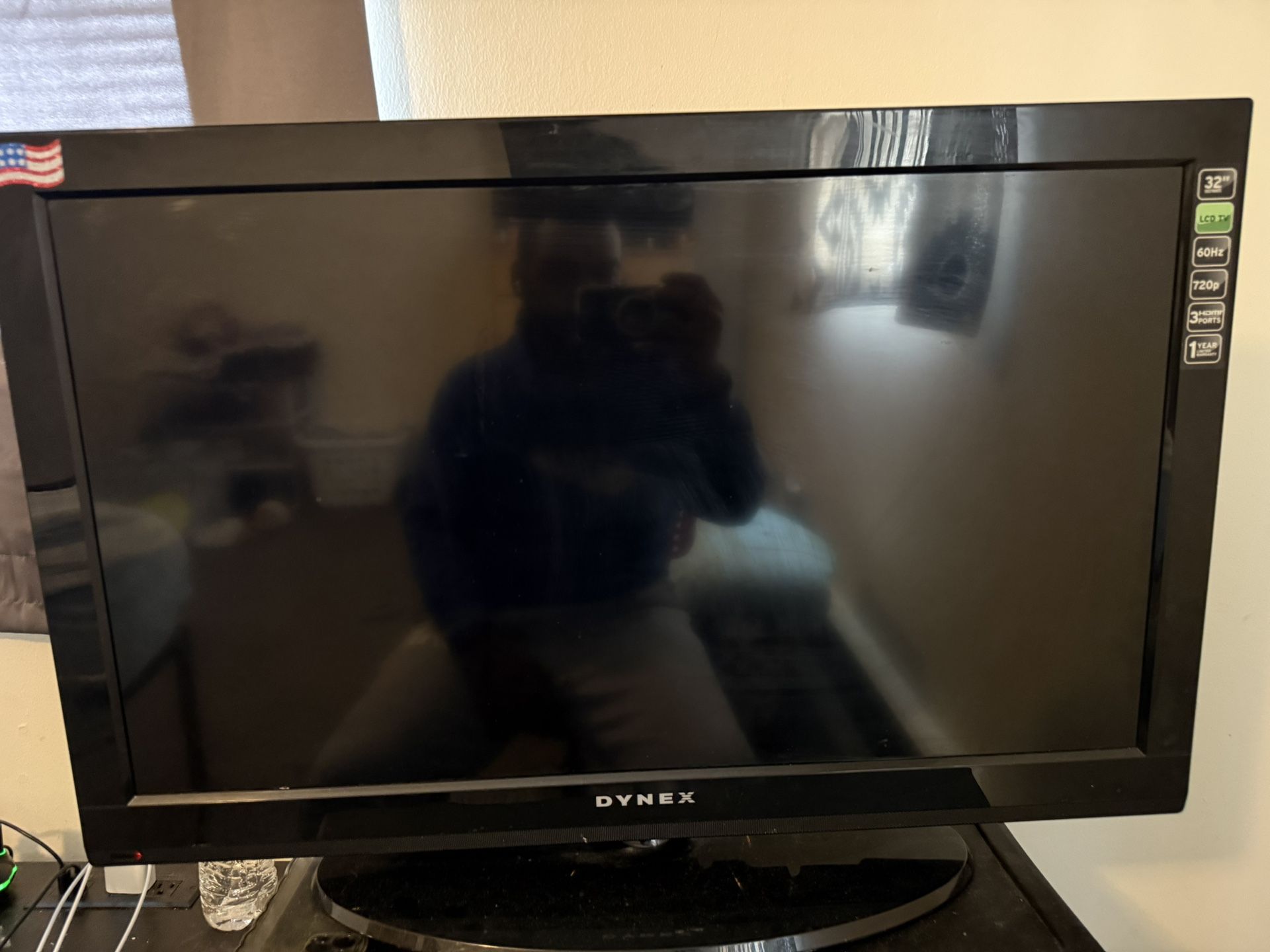 Dynex 32” LCD TV