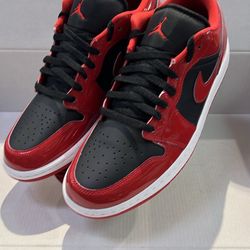 NIKE AIR JORDAN 1 LOW SE “PATENT VARSITY RED BLACK”