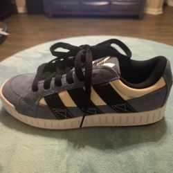 NWT No BOX-Adidas Lwst Blue MEN SIZE 7/WOMEN SIZE 8