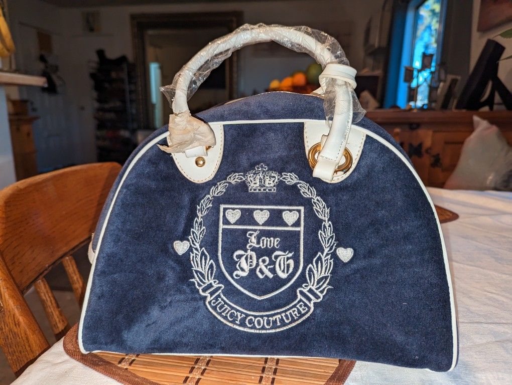 Blue Chanel Bag for Sale in Los Angeles, CA - OfferUp