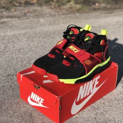 AIR TRAINER HUARACHE /BLACK-RED SIZE 10.5