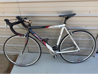Road Bike- Fuji Finest AL