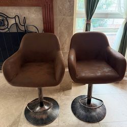 Brown barstools 360