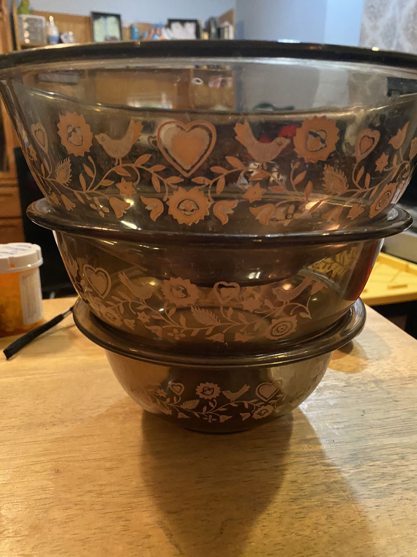 Vintage Pyrex glass mixing bowl set of three