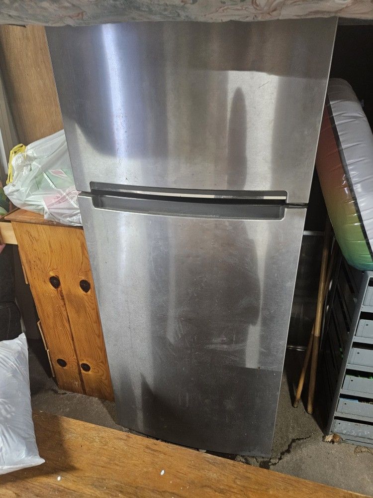 Fridge Need Gone Asap