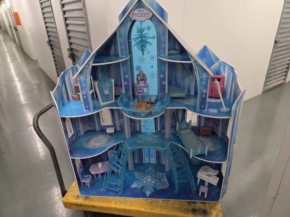 Disney Frozen Doll House