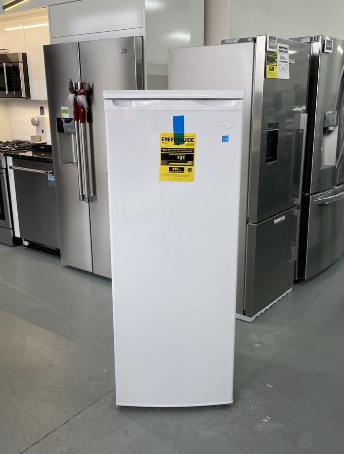 Danby 5.9 cu. Ft. Upright Freezer White for Sale in Louisville, KY
