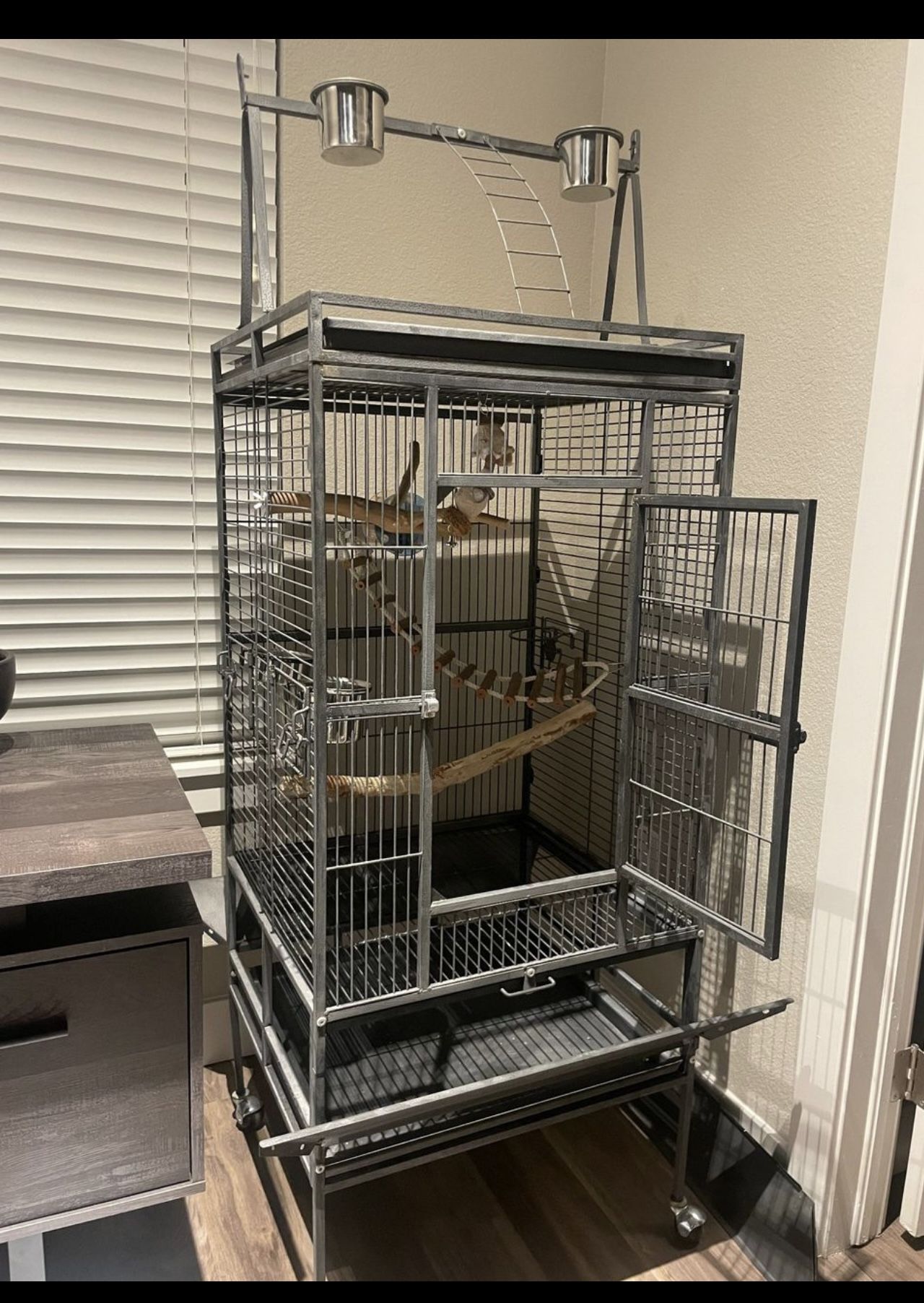 Metal bird cage