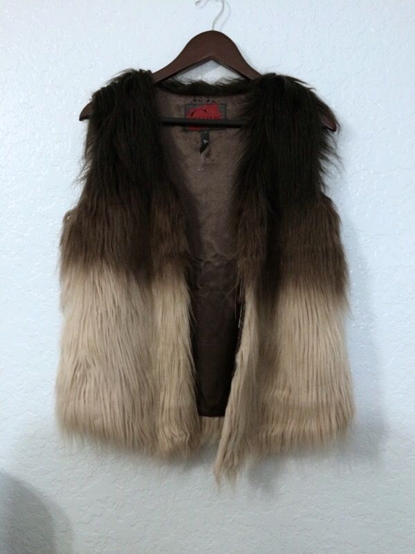 NWT Size S Celsius Premium Chic Ombrè Brown Vegan Fur Vest