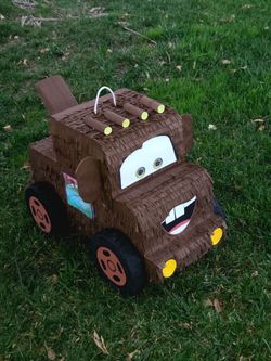 Glo's Custom Made Piñatas