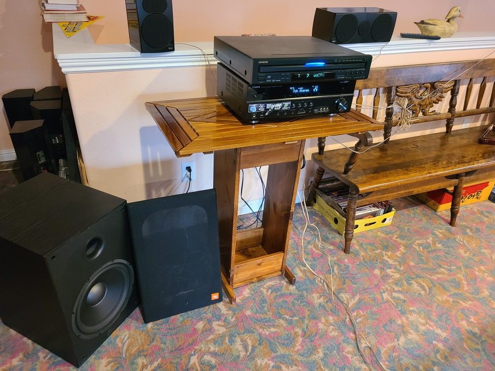 Yamaha/JBL 7 Piece Home Theater System