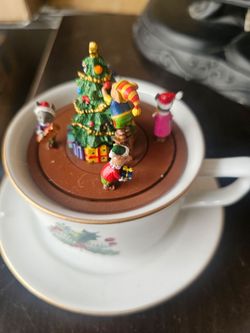 Only $20 🎀 Mr. Christmas teacup music box