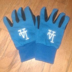Taking Best Offer. Los Angeles Dodgers Set Of Gloves, Brand New Condition Never Worn. Fits Like Men's Large. Taking Best Offer.