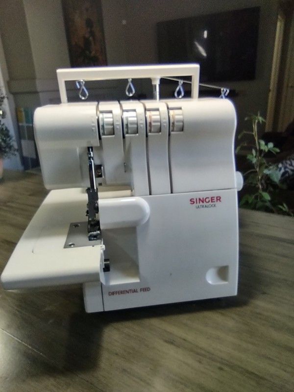 Sewing Machine 🧵🪡 MAquí a De Coser