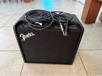 Fender Mustang LT25 Guitar Combo Amplifier Bundle with Cable