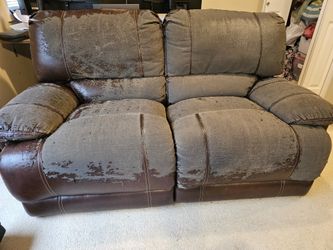 FREE Reclining Sofa / Couch – Bonded Leather Peeling
