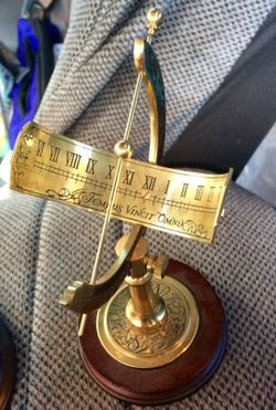 1987 franklin mint Tempus Vincit Omnia Equatorial Sundial