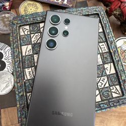 Samsung Galaxy S24 Ultra 256GB Unlocked 
