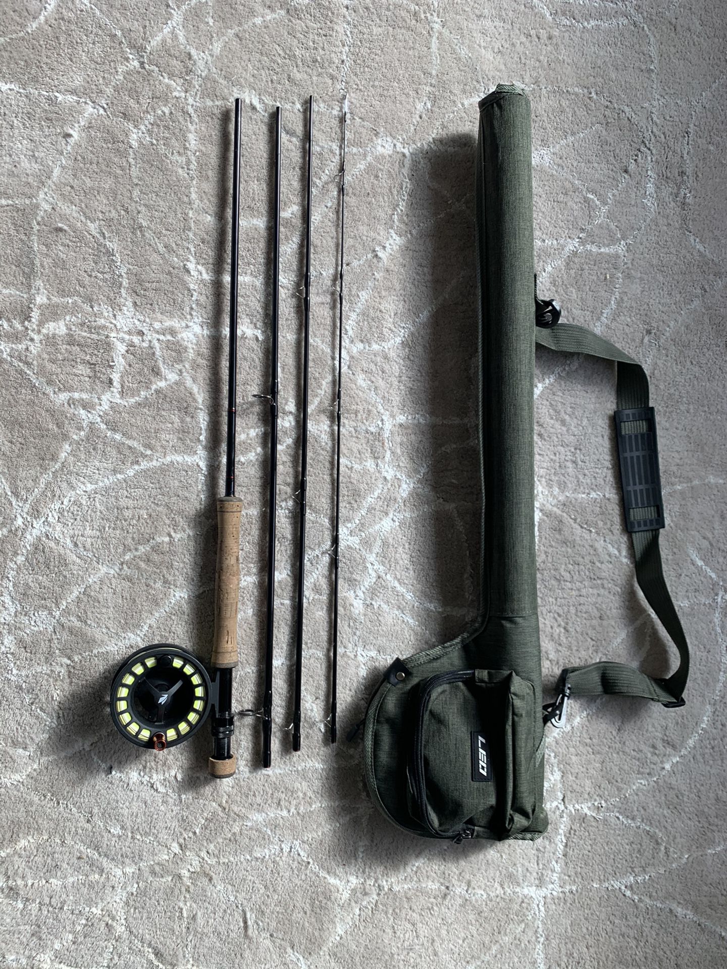 Fly Fishing Setup Grey’s 4-piece 9’ 8wt Rod, Sage 2280 Reel, Line, Protective Case