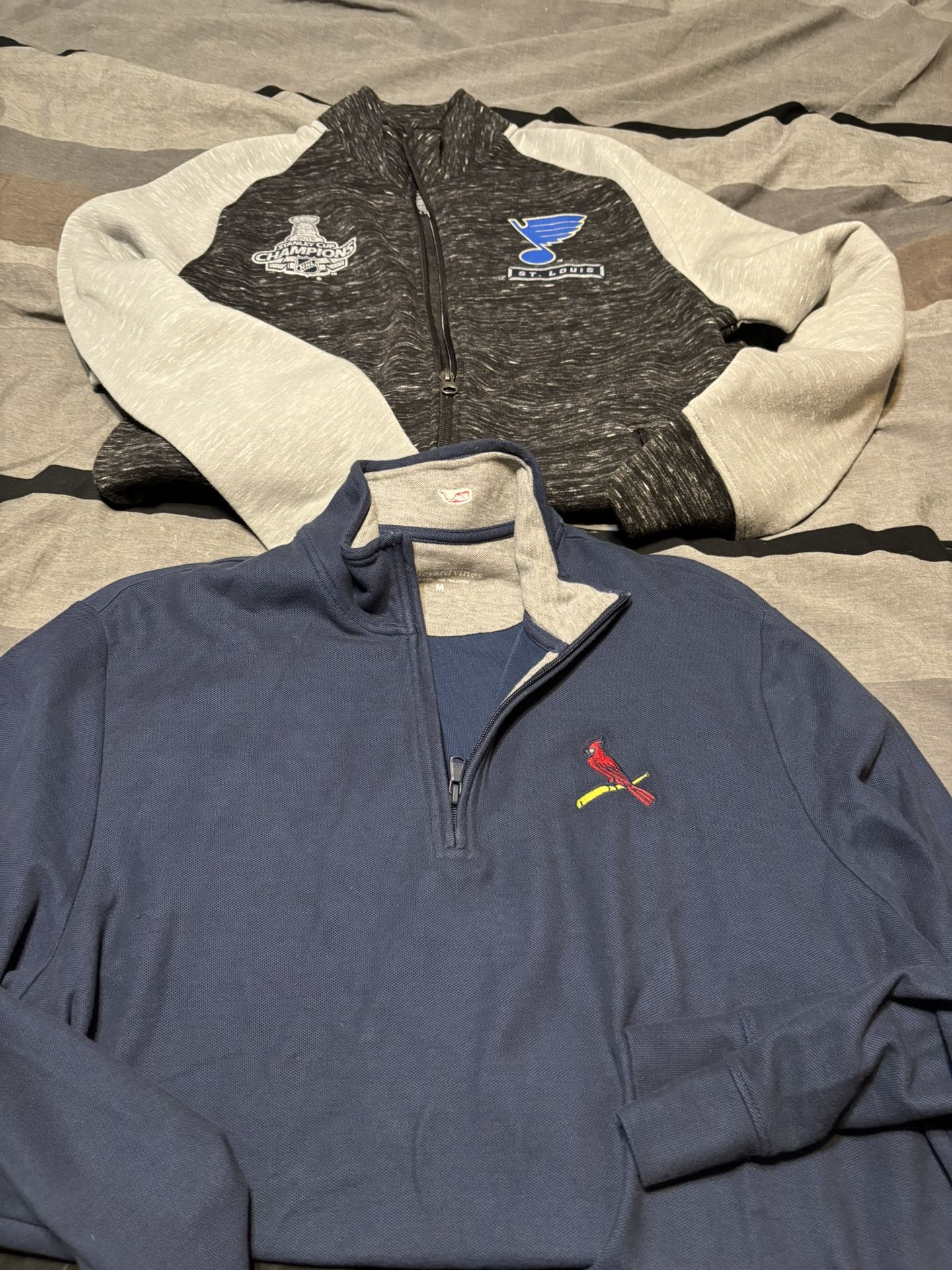 Like New Mens Size Medium Cards/Blues Lot