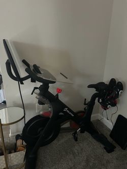 Peloton spin bike indoor workout and equipment