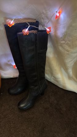 Black Knee-High Boots with Side Zipper