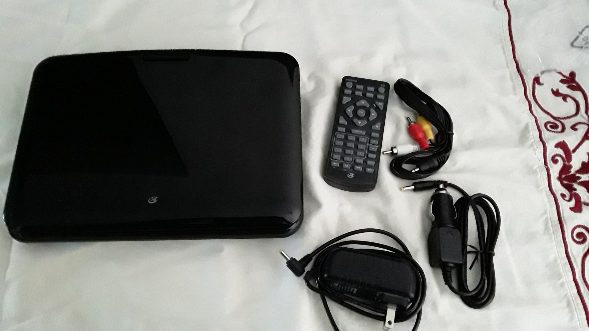 Gpx 9in DVD player