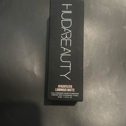 HUDA BEAUTY - Liquid Foundation 